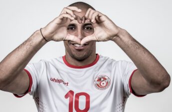 لاعب كرة القدم التونسي وهبي الخزري