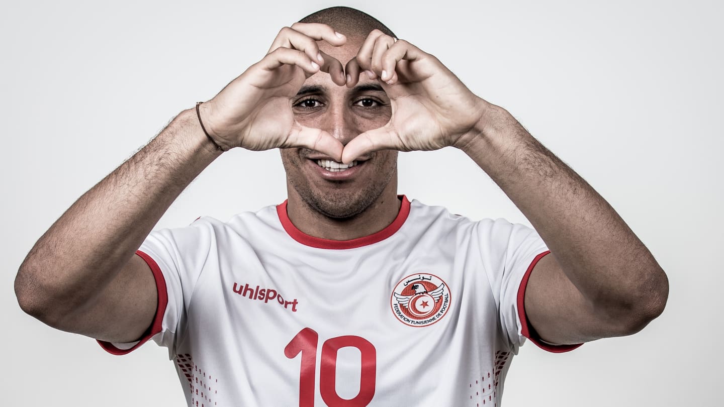 لاعب كرة القدم التونسي وهبي الخزري