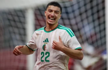 لاعب وسط باير ليفركوزن الألماني إبراهيم مازة