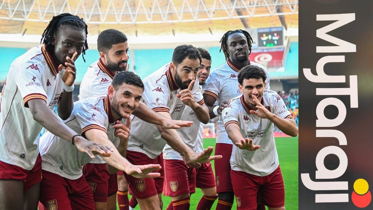لاعبو الترجي الرياضي التونسي يحتفلون بالفوز وبعيد ميلاد ناديهم 107