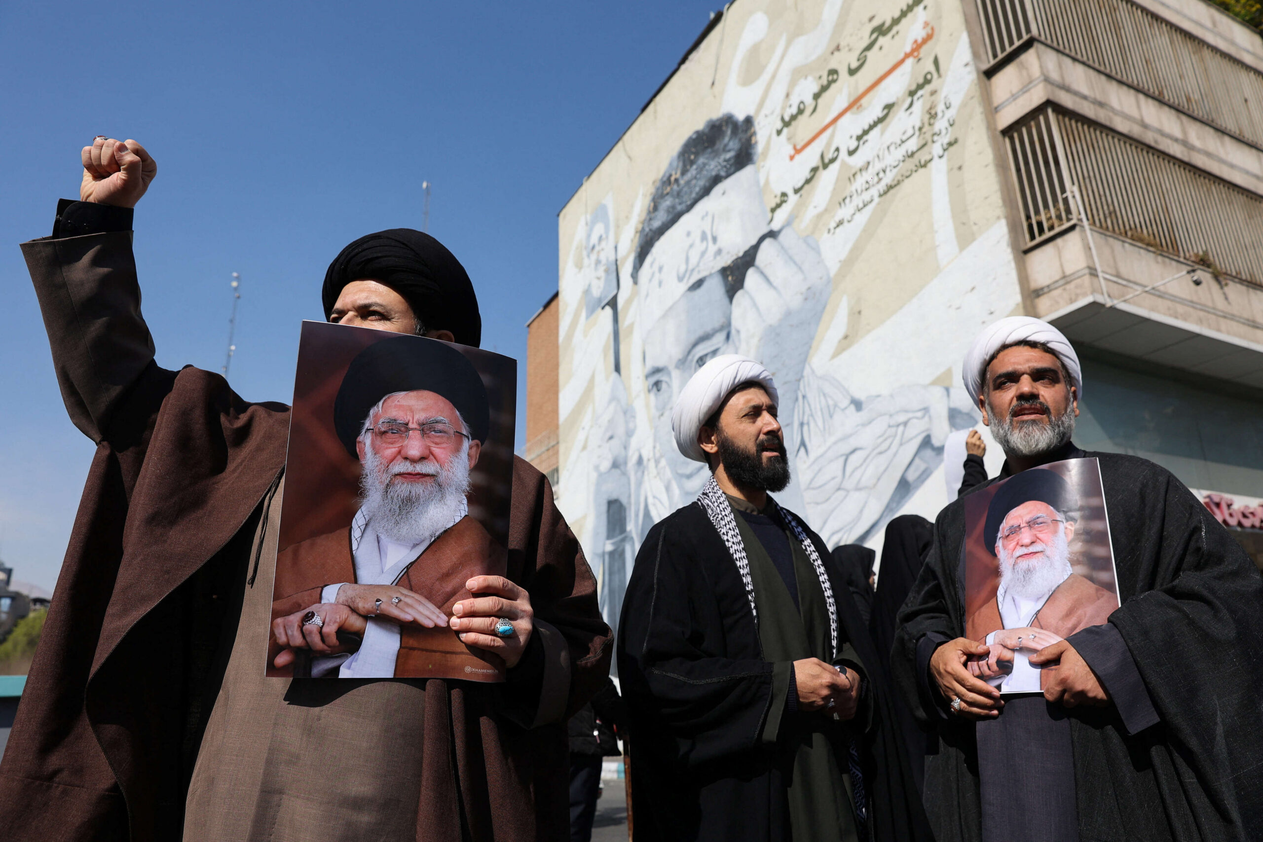 خليفة لآية الله علي خامنئي