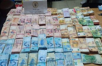 النقد الورقي "الكاش" خارج المسالك البنكية في تونس