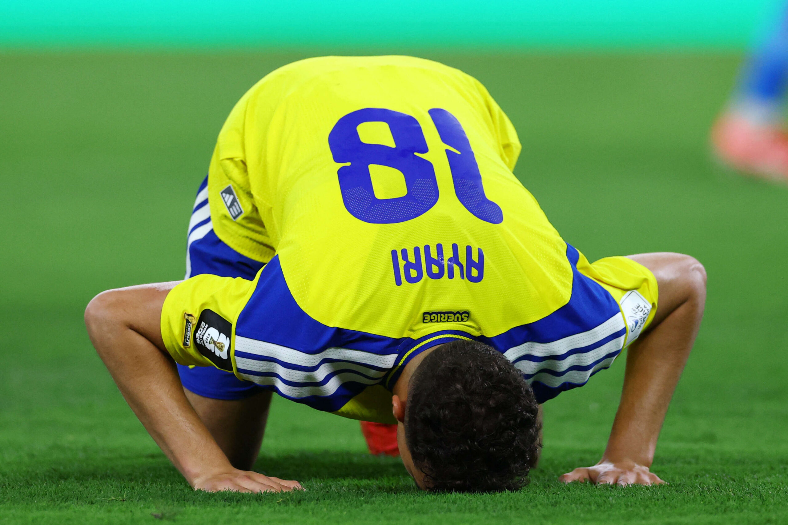 ياسين العياري لاعب منتخب السويد