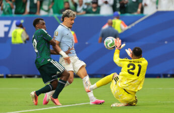 أدرك منتخب أوروغواي التعادل في الدقائق الأخيرة أمام السعودية
