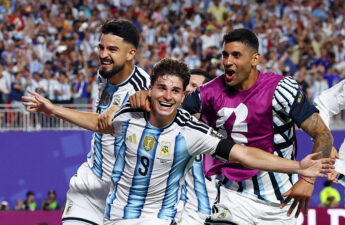 جوليان ألفاريز مهاجم الأرجنتين