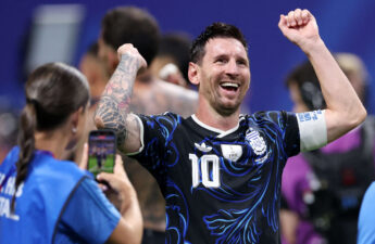 الأسطورة ليونيل ميسي، قائد منتخب الأرجنتين